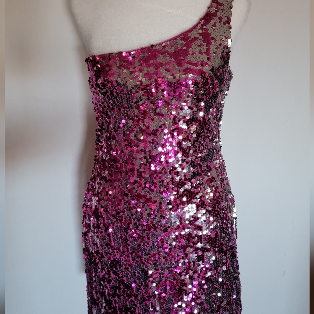 Dress - Picture 4 of 7